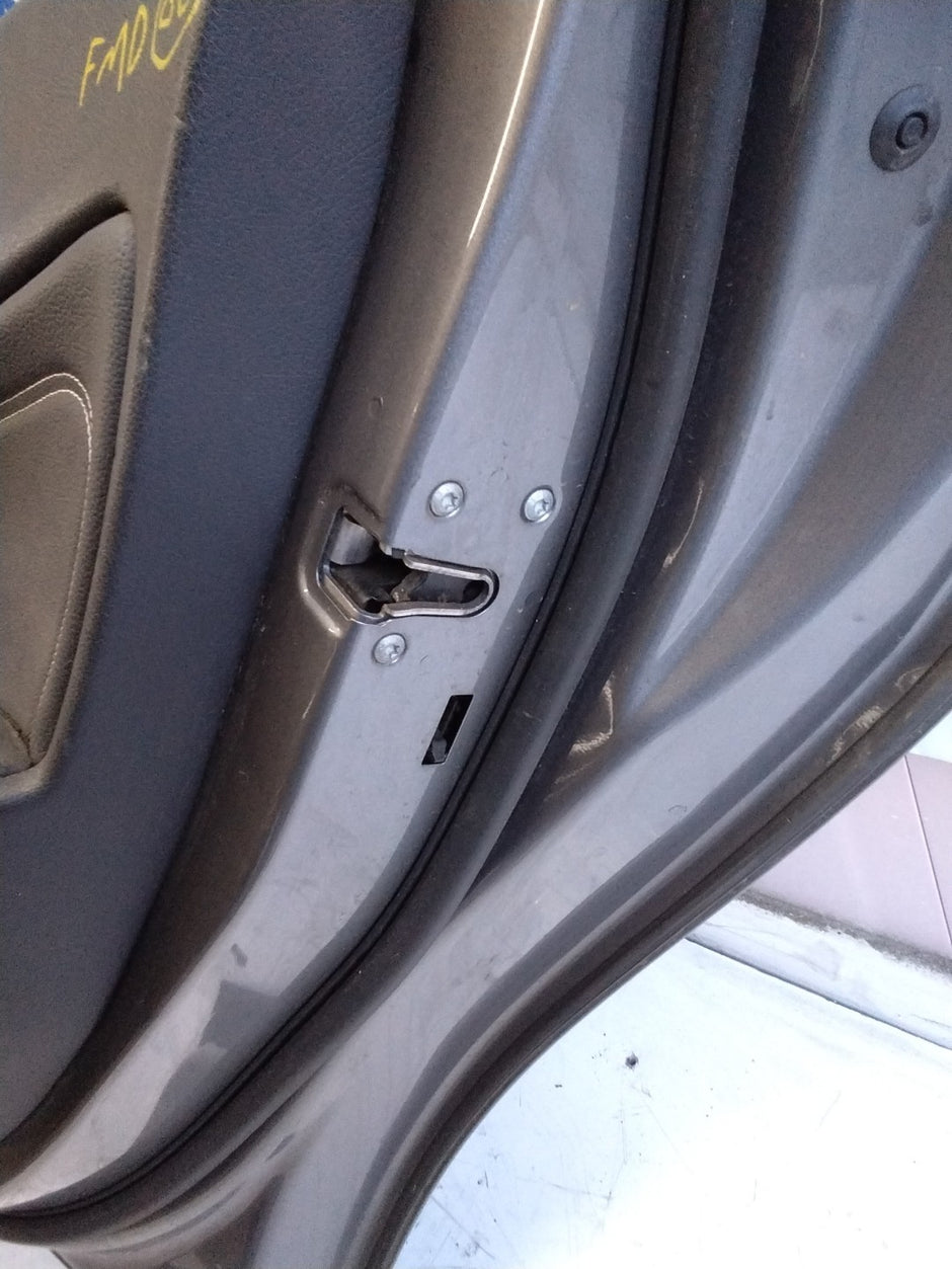 MERCEDES BENZ A-CLASS W176 DRIVER SIDE REAR DOOR O/S/R COMPLETE GREY FMD66 