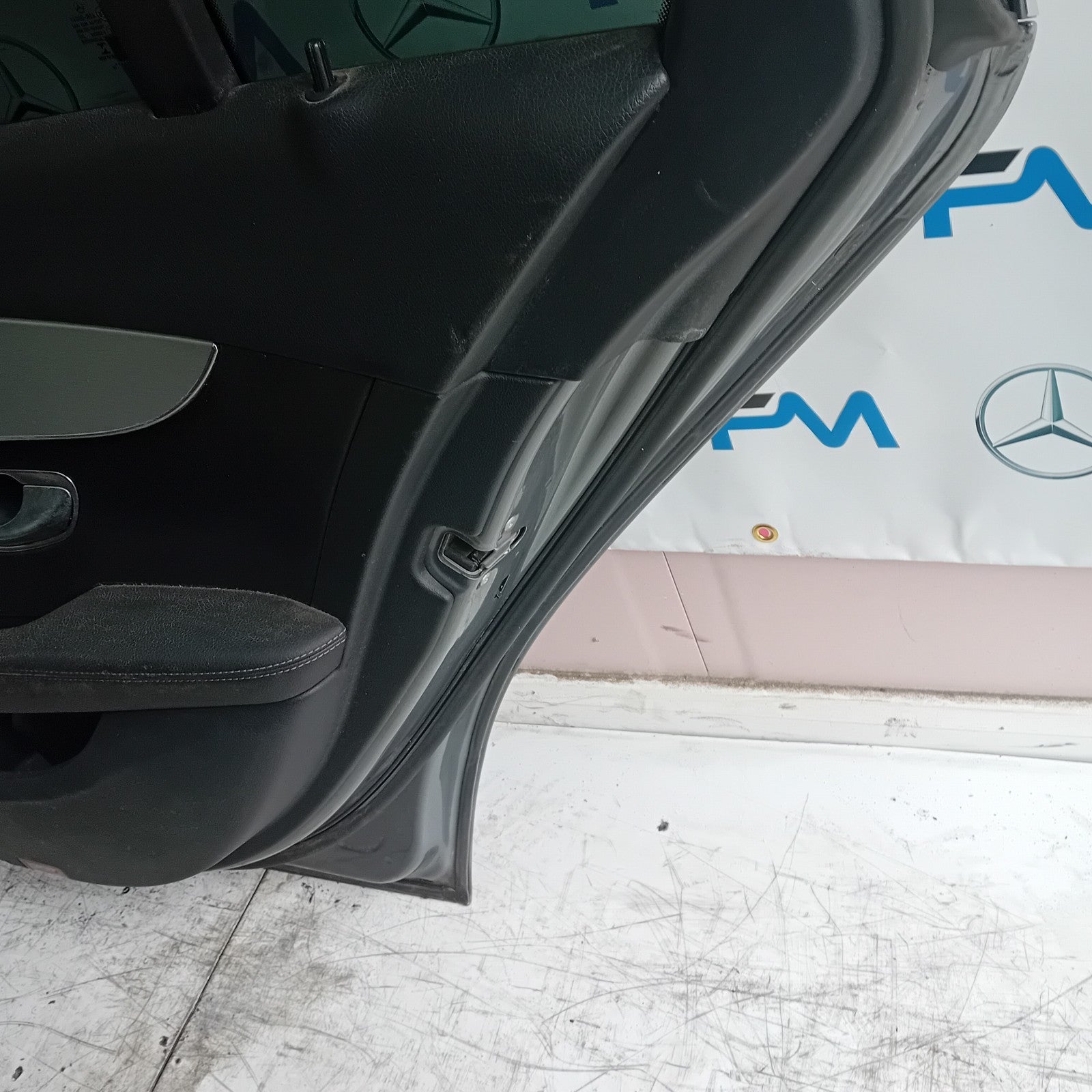 MERCEDES ESTATE C-CLASS W205 DRIVER REAR DOOR O/S/R GREY COMPLETE 2014-22 FMD141