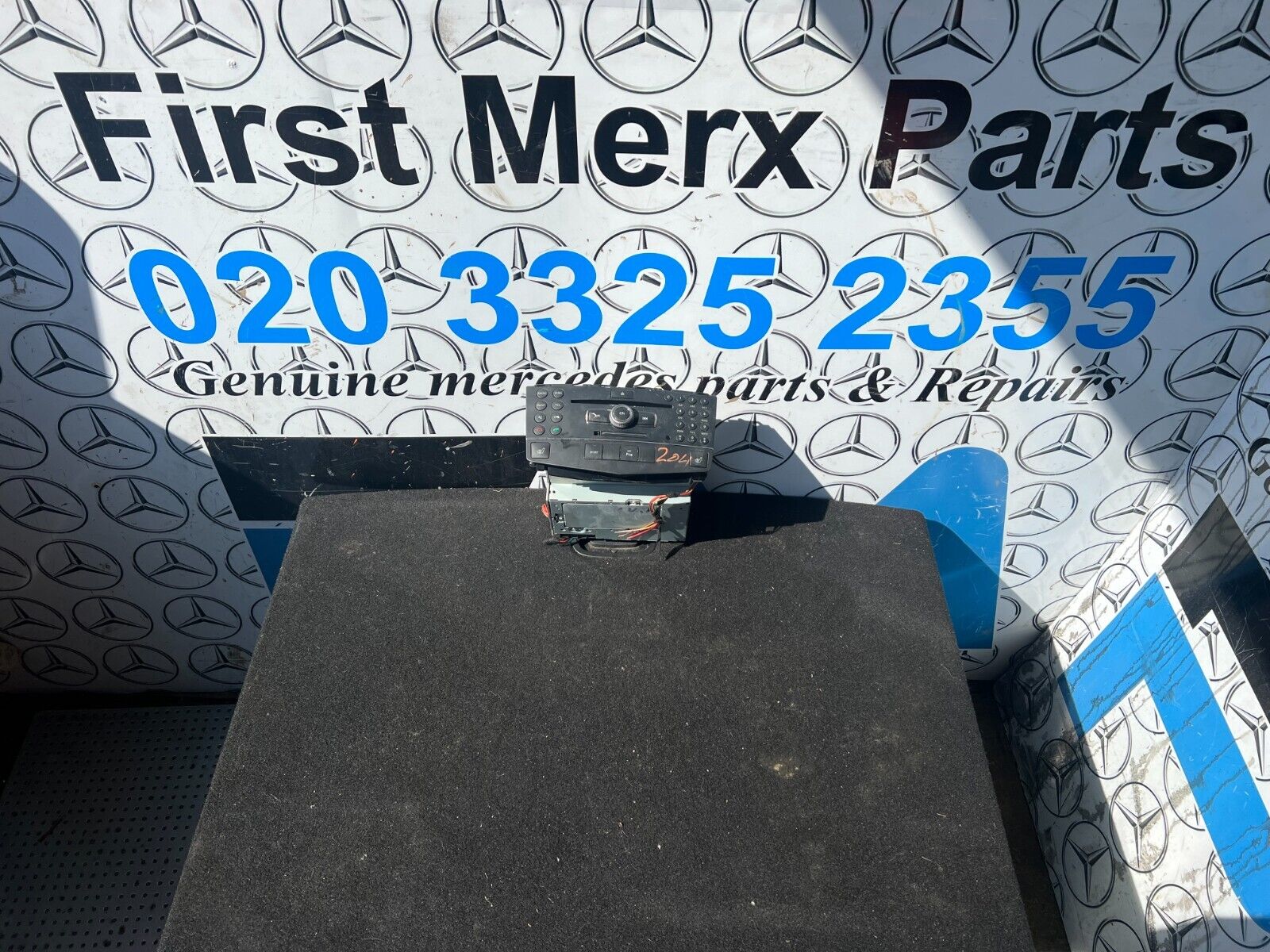 Mercedes W204 Head Unit Sat Nav Comand A 2048704994 A2048707590