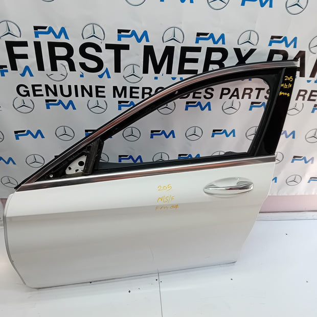 MERCEDES BENZ C-CLASS  W205 PASSENGER SIDE FRONT DOOR ( NEAR SIDE FRONT ) FM04