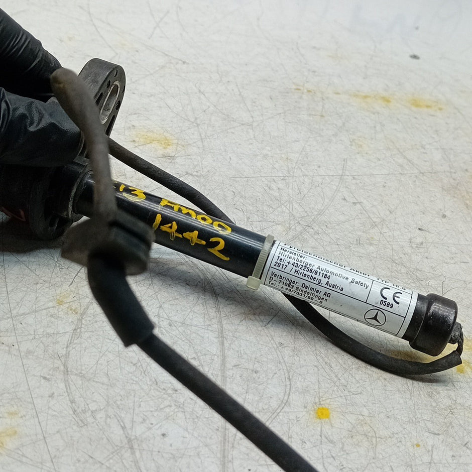 MERCEDES E CLASS W213 BONNET PEDESTRIAN ACTUATOR A2139062201 2017 FM001442