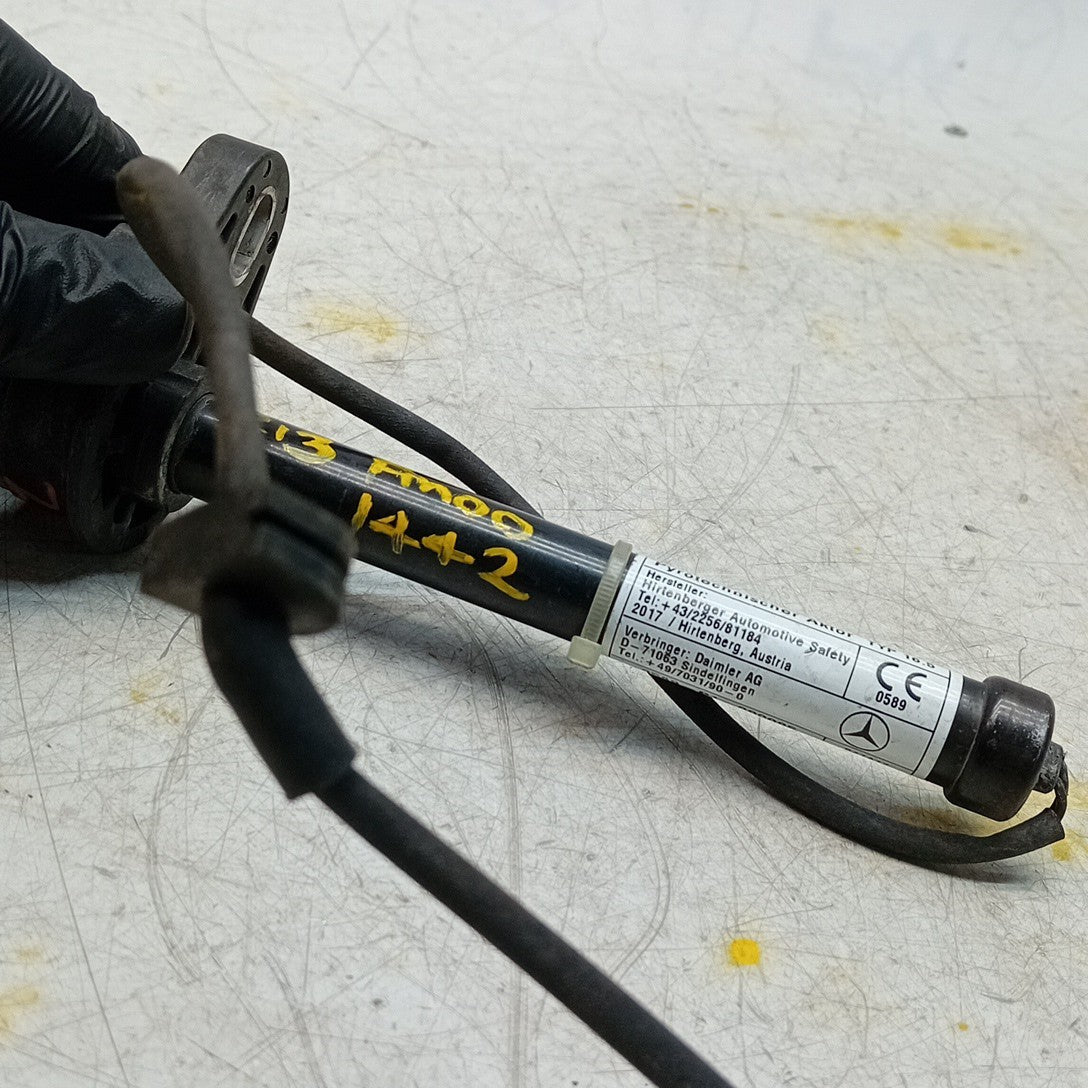 MERCEDES E CLASS W213 BONNET PEDESTRIAN ACTUATOR A2139062201 2017 FM001442