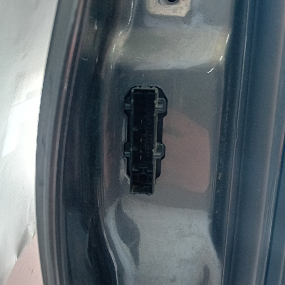 MERCEDES C-CLASS W205 COP PASSENGER REAR DOOR N/S/R GREY 2014 ON COMPLETE FMD168