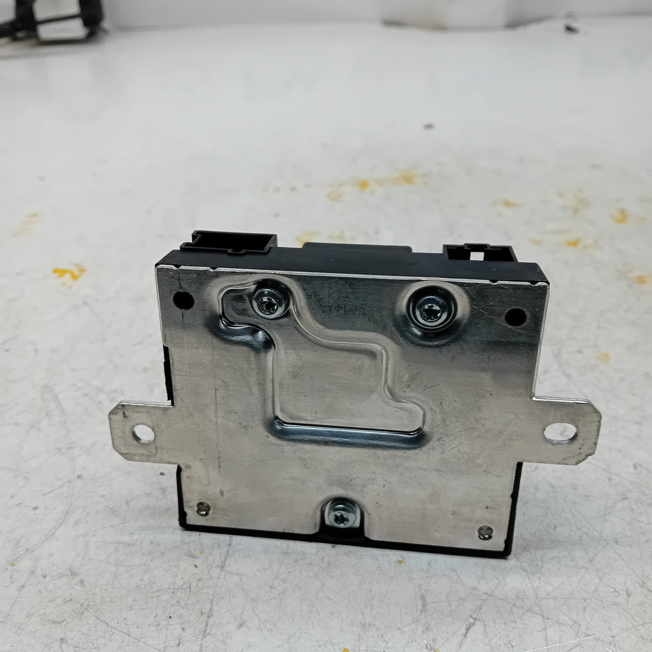 MERCEDES C-CLASS W205 FUEL PUMP CONTROL MODULE A0009003206 FM00916