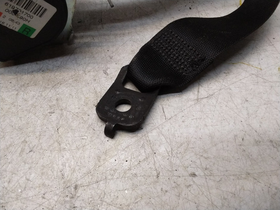 MERCEDES E CLASS SEAT BELT REAR RIGHT AND LEFT A2078602385 C207 FMS425 NSR OSR