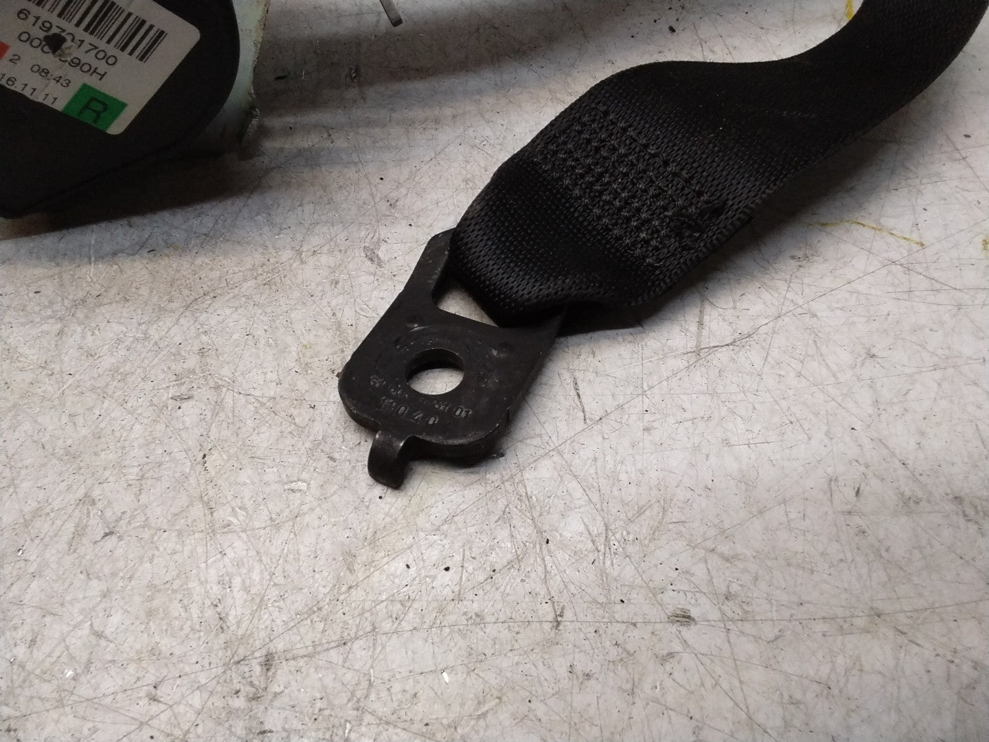 MERCEDES E CLASS SEAT BELT REAR RIGHT AND LEFT A2078602385 C207 FMS425 NSR OSR