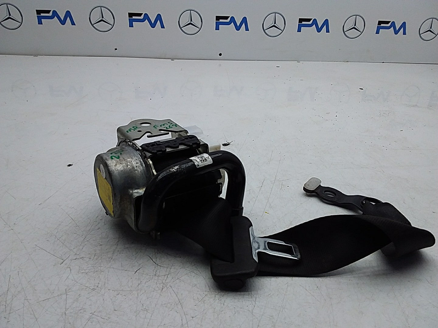 MERCEDES E-CLASS W238 SEAT BELT REAR LEFT PASSENGER SIDE A2388603700 FMS268 NSR