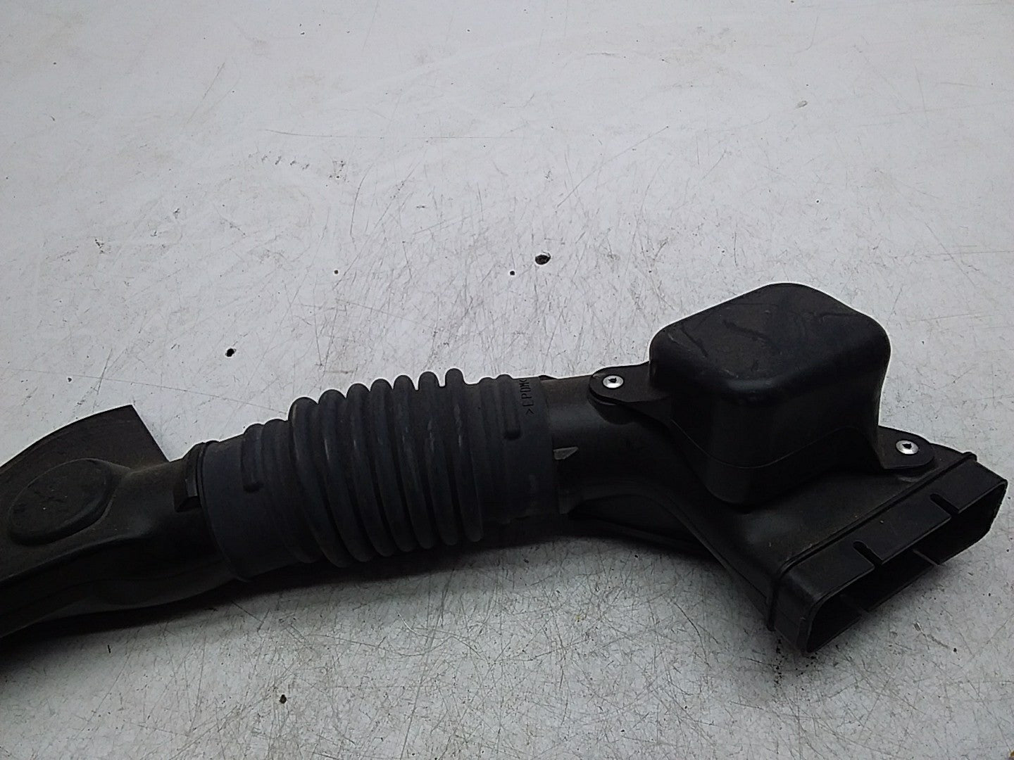 MITSUBISHI OUTLANDER AIR INTAKE TUBE 1505A661 FMI81