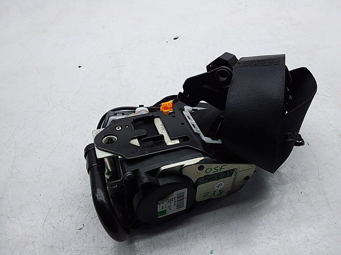 MERCEDES E-CLASS W238 SEAT BELT FRONT RIGHT DRIVER SIDE A2388602900 FMS246 OSF