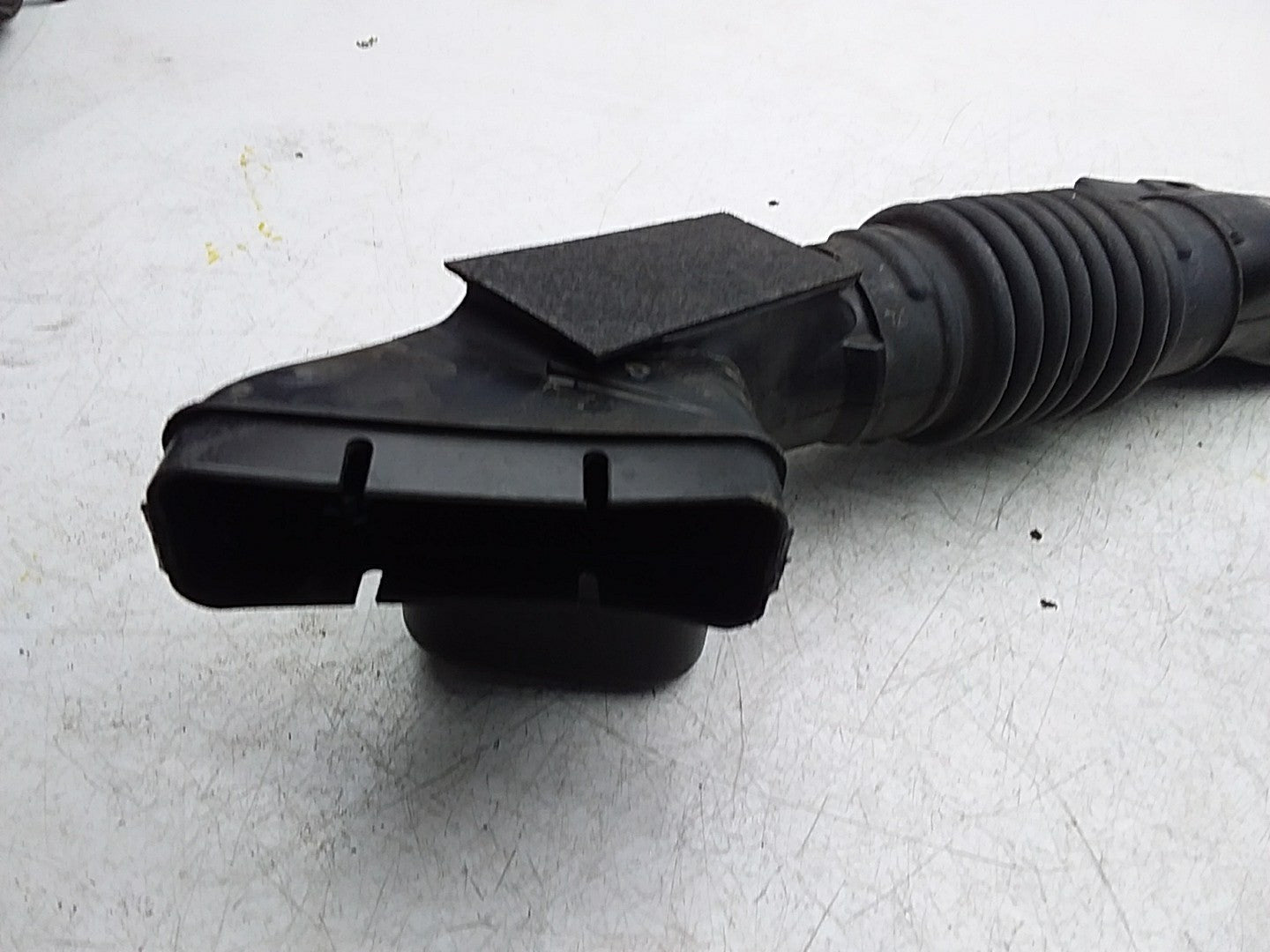 MITSUBISHI OUTLANDER AIR INTAKE TUBE  FMI62 1505A661
