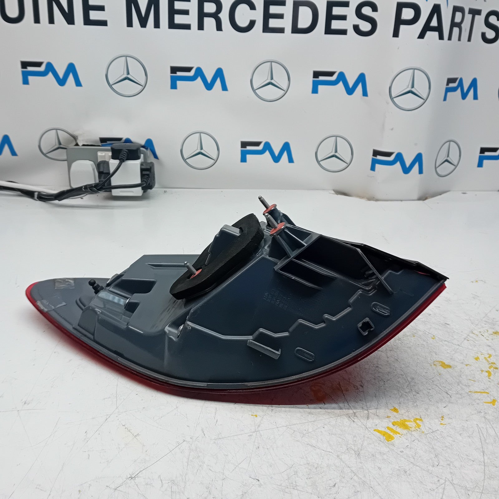 MERCEDES GLC W253 DRIVER SIDE OS REAR TAIL LIGHT FMT185 2016 A2539061000 