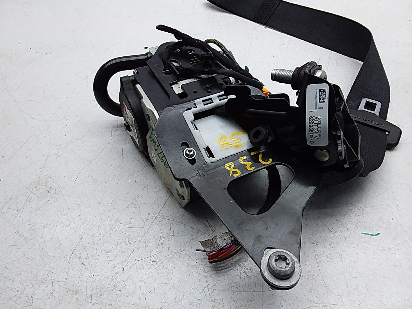 MERCEDES E-CLASS W238 SEAT BELT FRONT LEFT PASSENGER SIDE A2388602800 FMS266 NSF