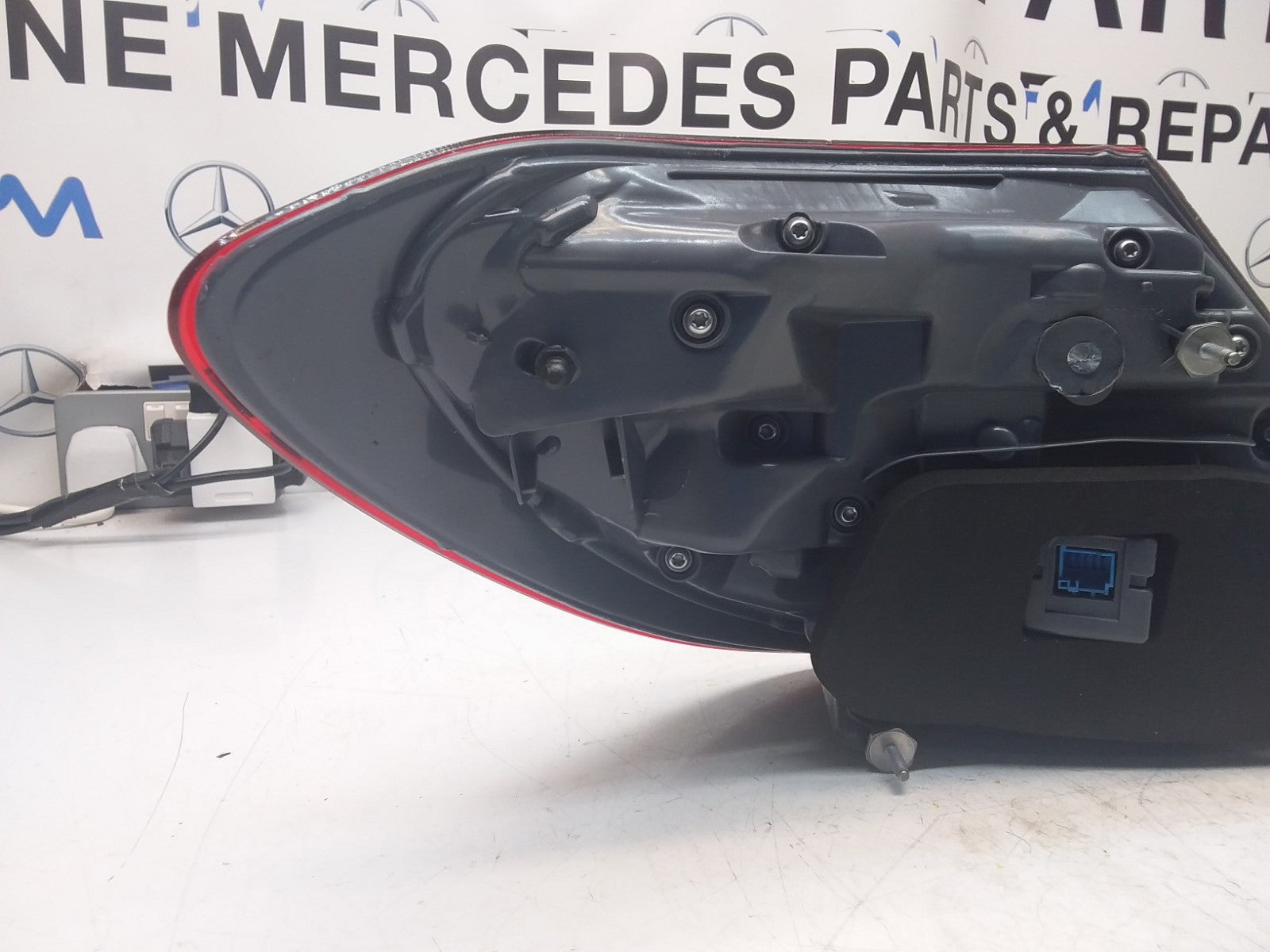 MERCEDES E-CLASS W213 DRIVER SIDE OS REAR TAIL LIGHT FMT96