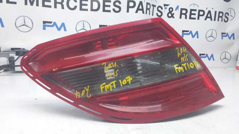 MERCEDES C-CLASS W204 PASSENGER SIDE NS REAR TAIL LIGHT A2048202964 2011 FMT107