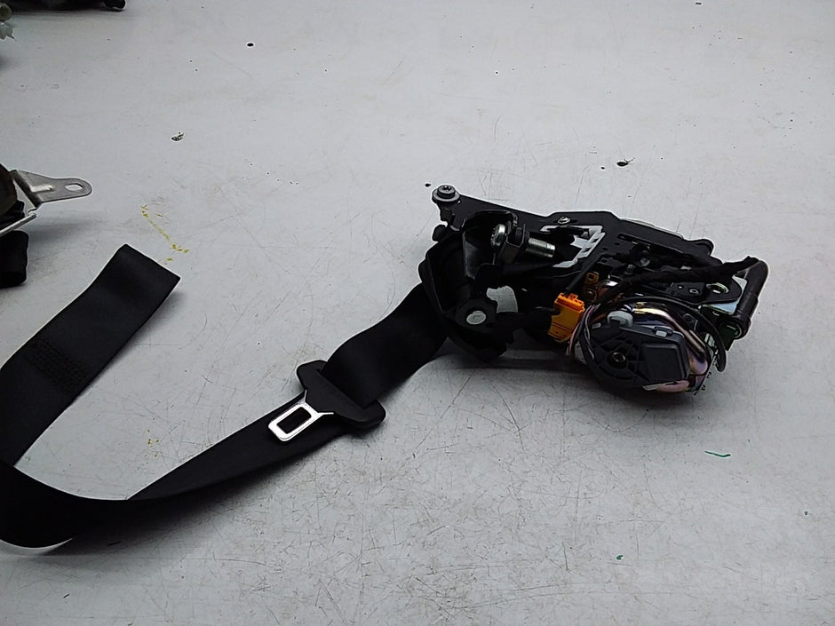 MERCEDES E-CLASS W238 SEAT BELT FRONT LEFT PASSENGER SIDE A2388602800 FMS266 NSF