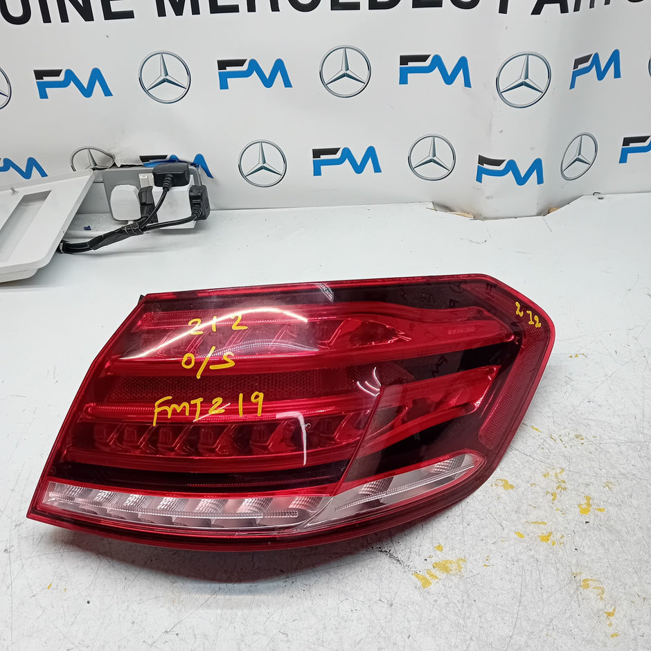 MERCEDES E-CLASS W212 DRIVER SIDE RIGHT OS REAR TAIL LIGHT A2129060803 FMT219