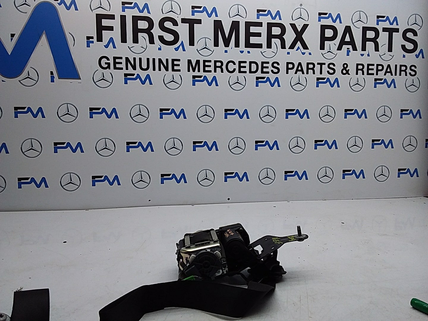 MERCEDES C-CLASS W204 SEAT BELT FRONT LEFT PASSENGER SIDE A2048601585 FMS225 NSF