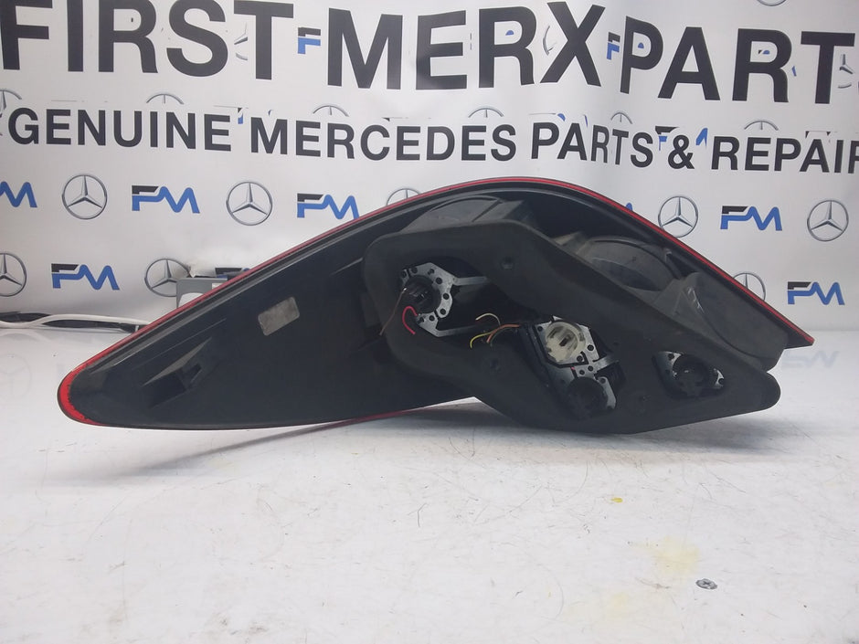 MERCEDES R-CLASS W251 REAR DRIVER O/S TAIL LIGHT FMT76