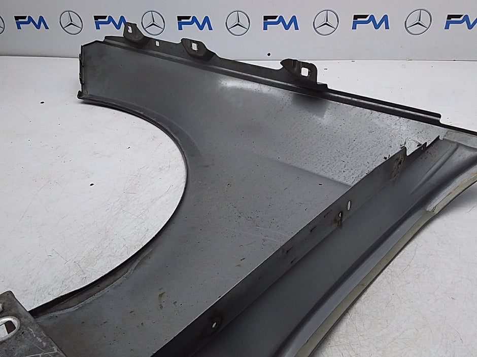 MERCEDES  E-CLASS W212 OS RIGHT DRIVER SIDE WINGS FMW26 A2128610201