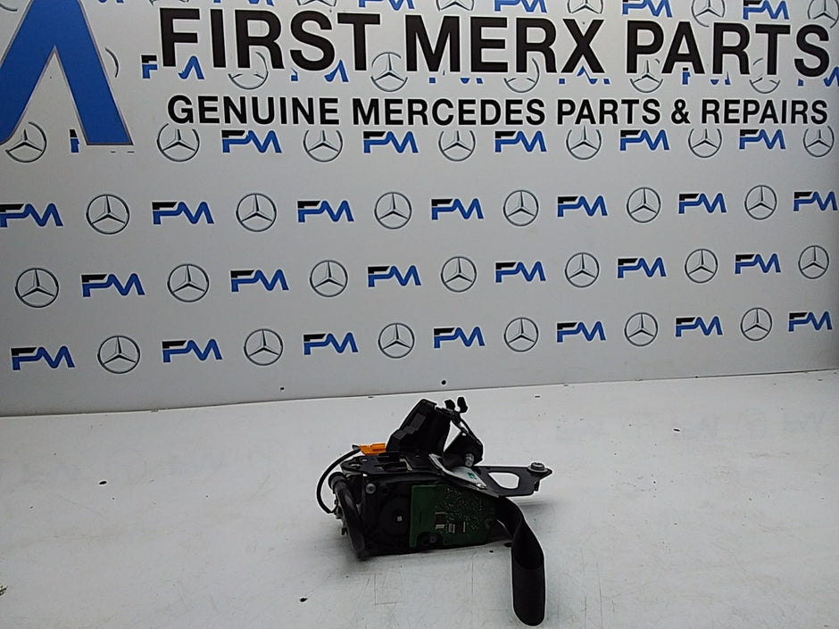 MERCEDES E-CLASS W238 SEAT BELT FRONT RIGHT DRIVER SIDE A2388602900 FMS251 OSF