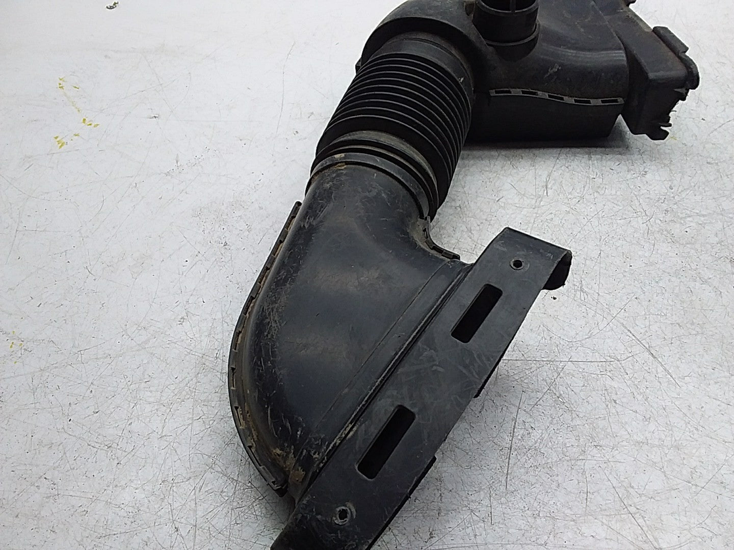 MERCEDES BENZ E-CLASS W213 AIR INTAKE TUBE A6540040097 FMI44