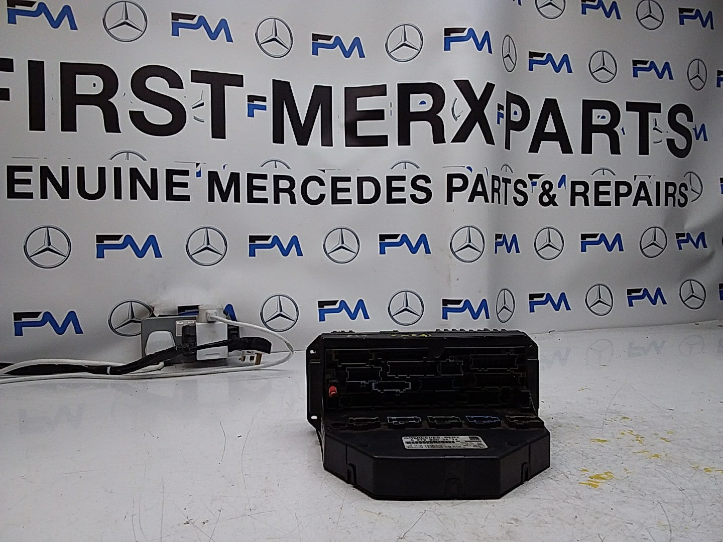 Mercedes E-CLASS W212 Fuse  Box RELAY A2129003414 FMF91