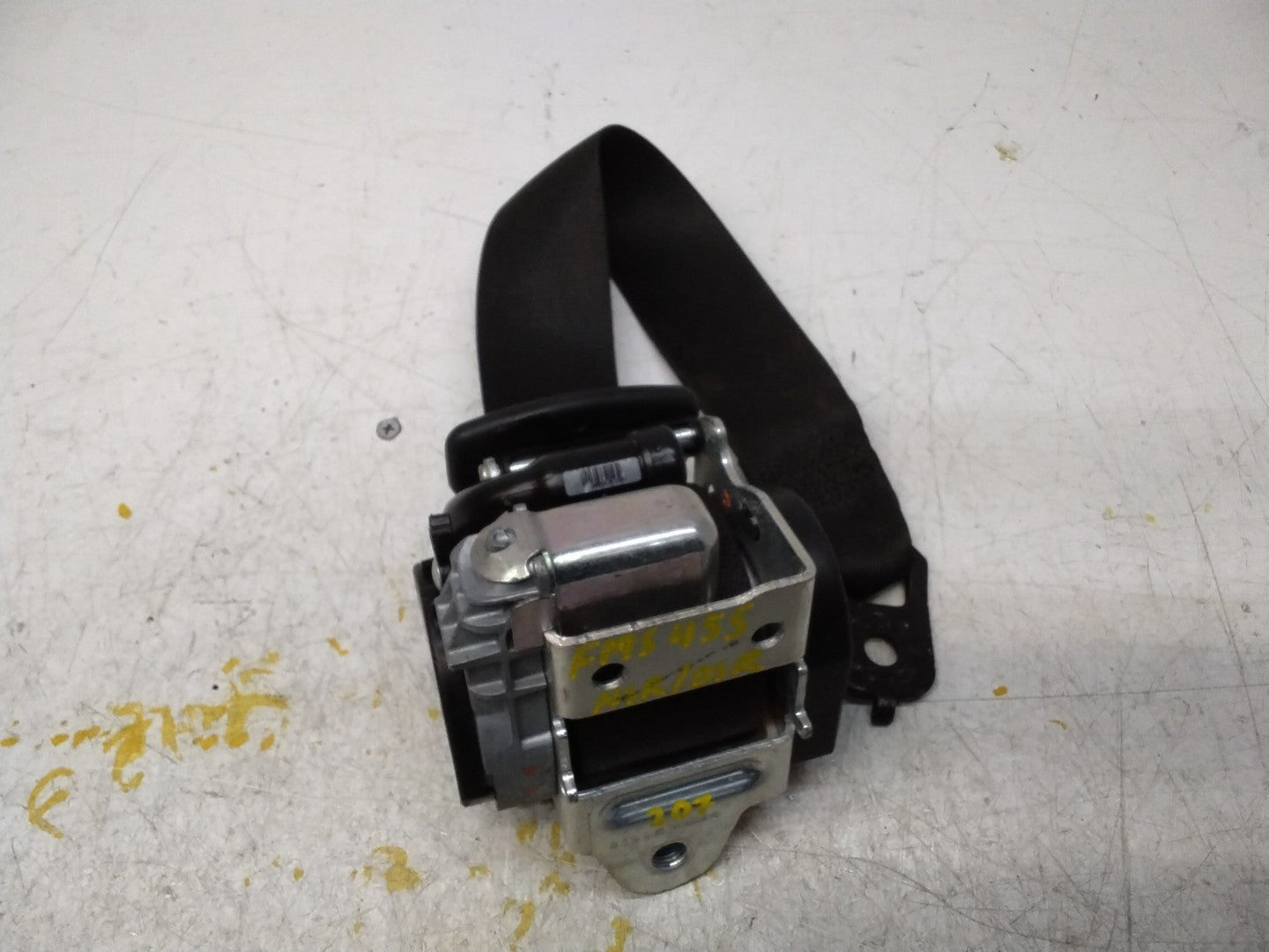 MERCEDES E CLASS SEAT BELT REAR RIGHT AND LEFT A2078602385 C207 FMS455 NSR OSR