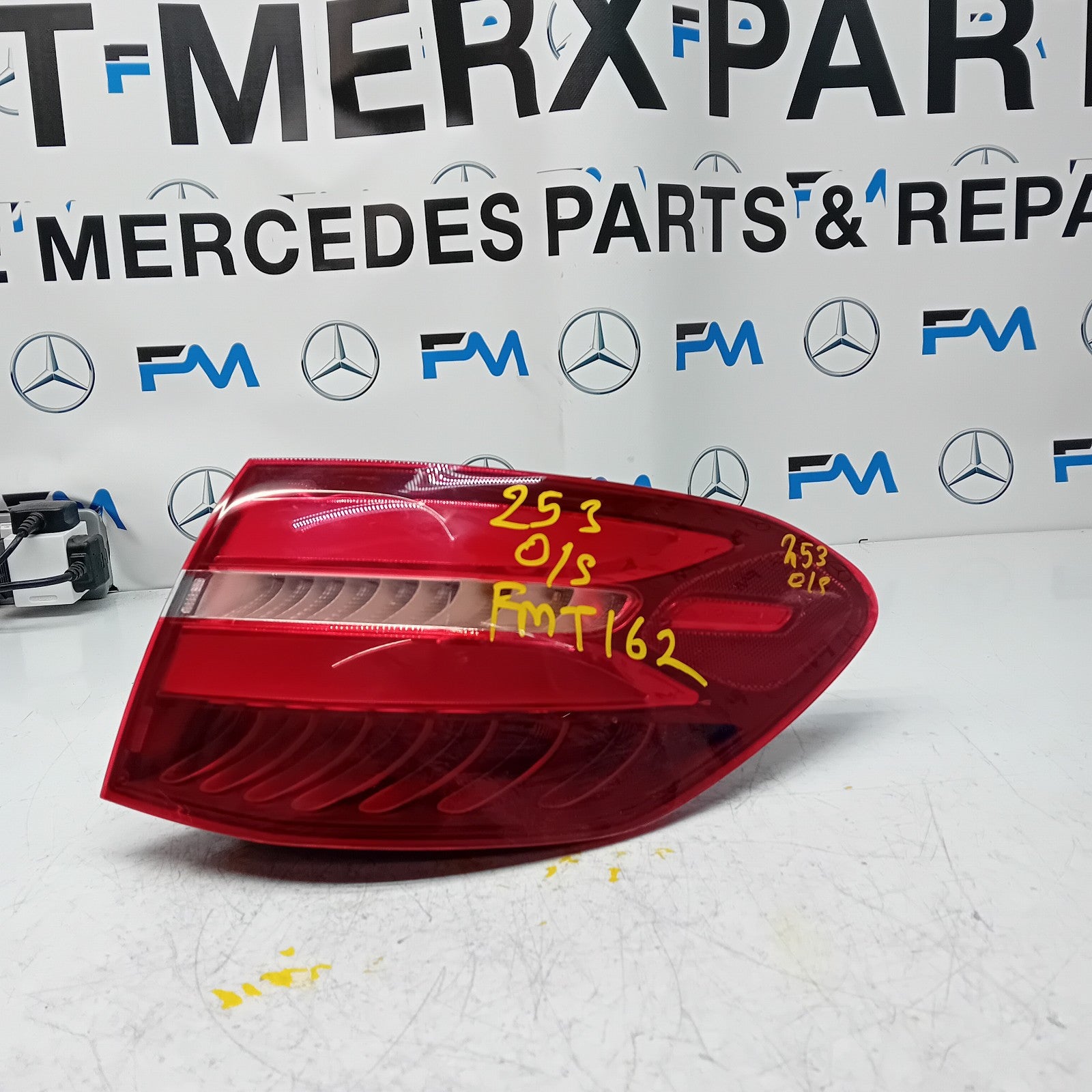 MERCEDES GLC W253 DRIVER SIDE OS REAR TAIL LIGHT A2539061000 2016 FMT162