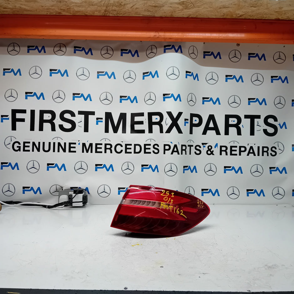 MERCEDES GLC W253 DRIVER SIDE OS REAR TAIL LIGHT A2539061000 2016 FMT162