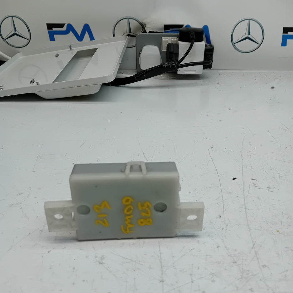 MERCEDES E-CLASS W213 LIGHT CONTROL UNIT A2139016504 FM00825