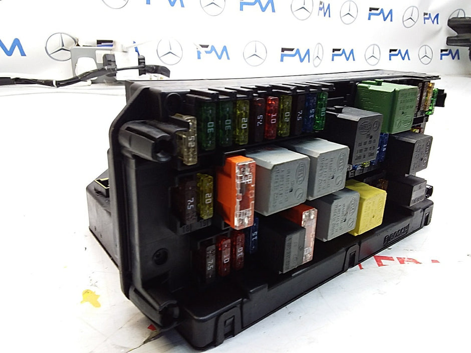 Mercedes E-CLASS W212 Fuse  Box RELAY A2129003614 FMF99