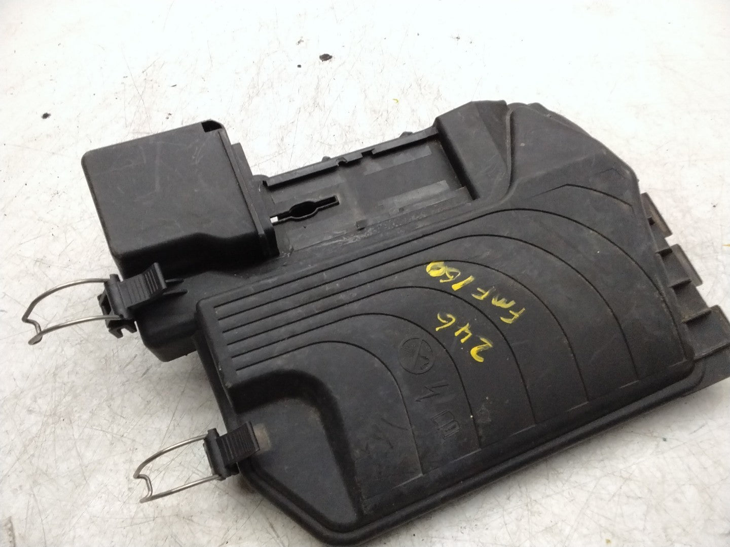 MERCEDES BENZ  B-CLASS  W246 FUSE RELAY JUNCTION BOX LID A2465400182  FMF160