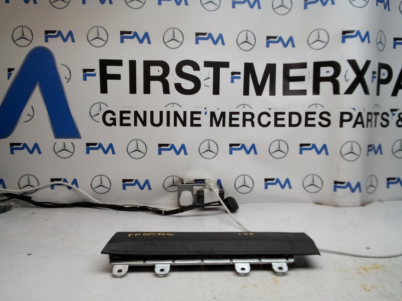 MERCEDES BENZ A-CLASS W176 O/S/F DRIVER SIDE KNEE AIRBAG FM00765