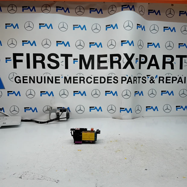 MERCEDES C-CLASS W205  FUSE BOX A2059065806 FM001129