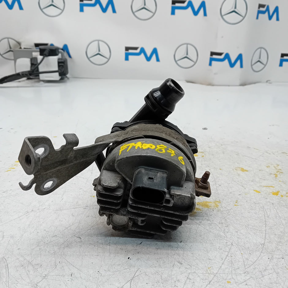 Mercedes C-CLASS W205 ELECTRIC COOLANT WATER PUMP A2055013001 FM00876