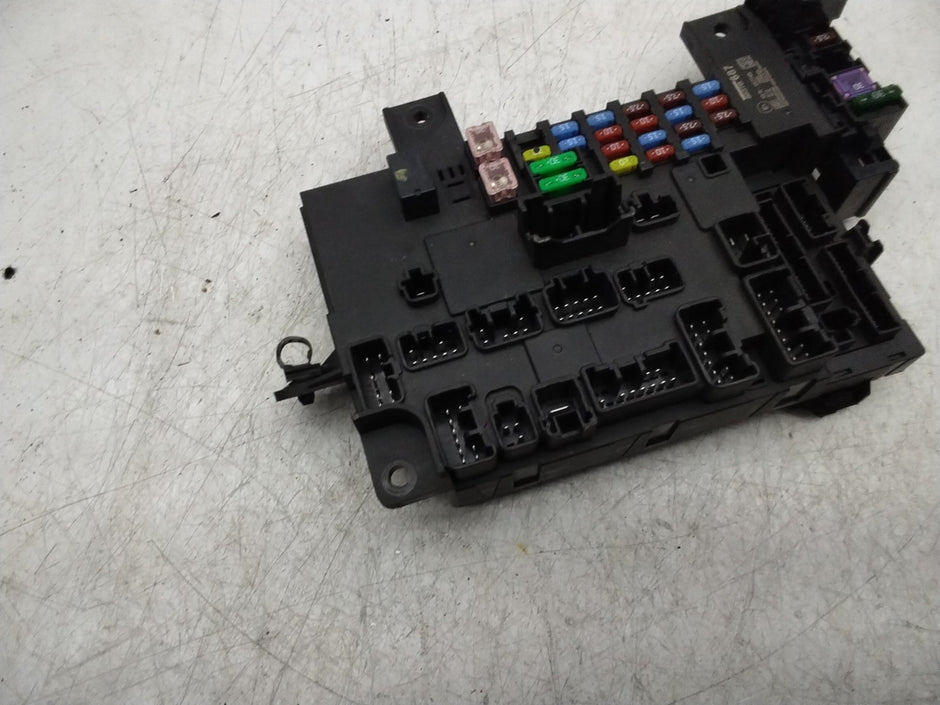 MITSUBISHI OUTLANDER FUSE RELAY  BOX  8637B687  FMF165