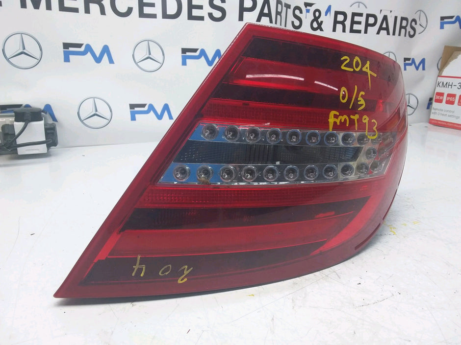 MERCEDES  C-CLASS W204 2011 REAR DRIVER O/S TAIL LIGHT A2048205864 FMT93