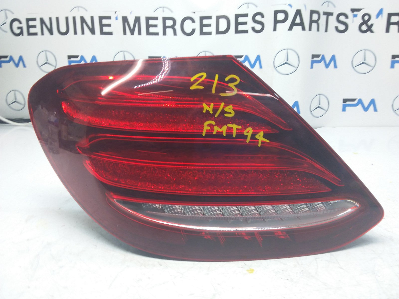 MERCEDES E-CLASS W213 2017 REAR PASSENGER N/S TAIL LIGHT A2139067900 FMT94