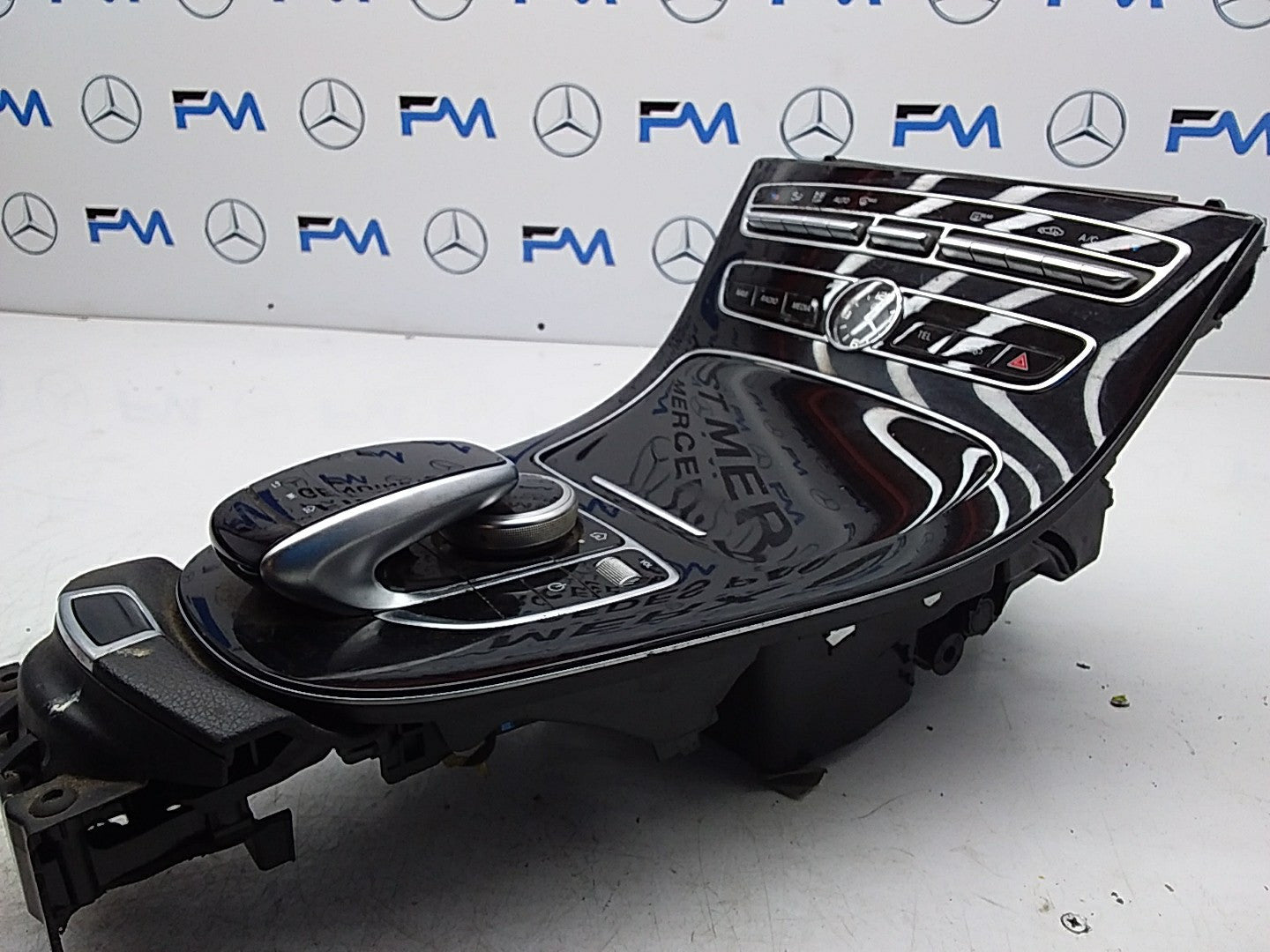 2016-2019 MERCEDES E CLASS W213 CENTRE  CONSOLE  A2138100815 FMK08