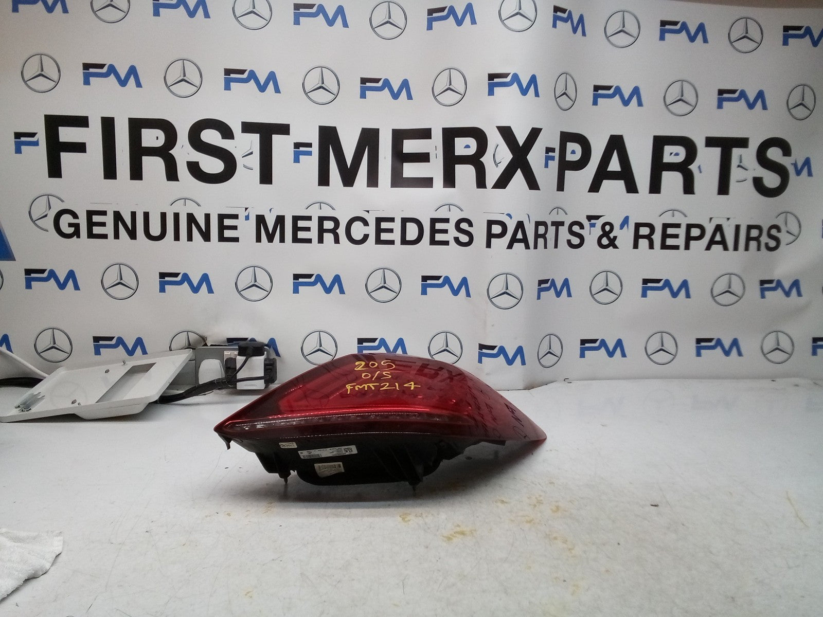 MERCEDES C-CLASS W205 DRIVER SIDE RIGHT OS REAR TAIL LIGHT A2059064603 FMT214
