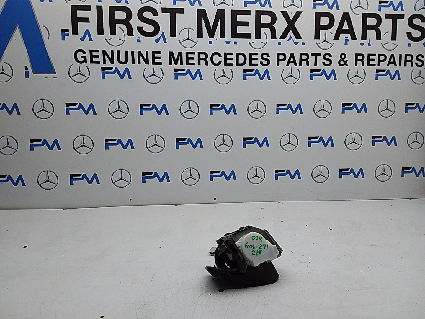 MERCEDES E-CLASS W238 SEAT BELT REAR RIGHT DRIVER SIDE A2388603800 FMS271 OSR