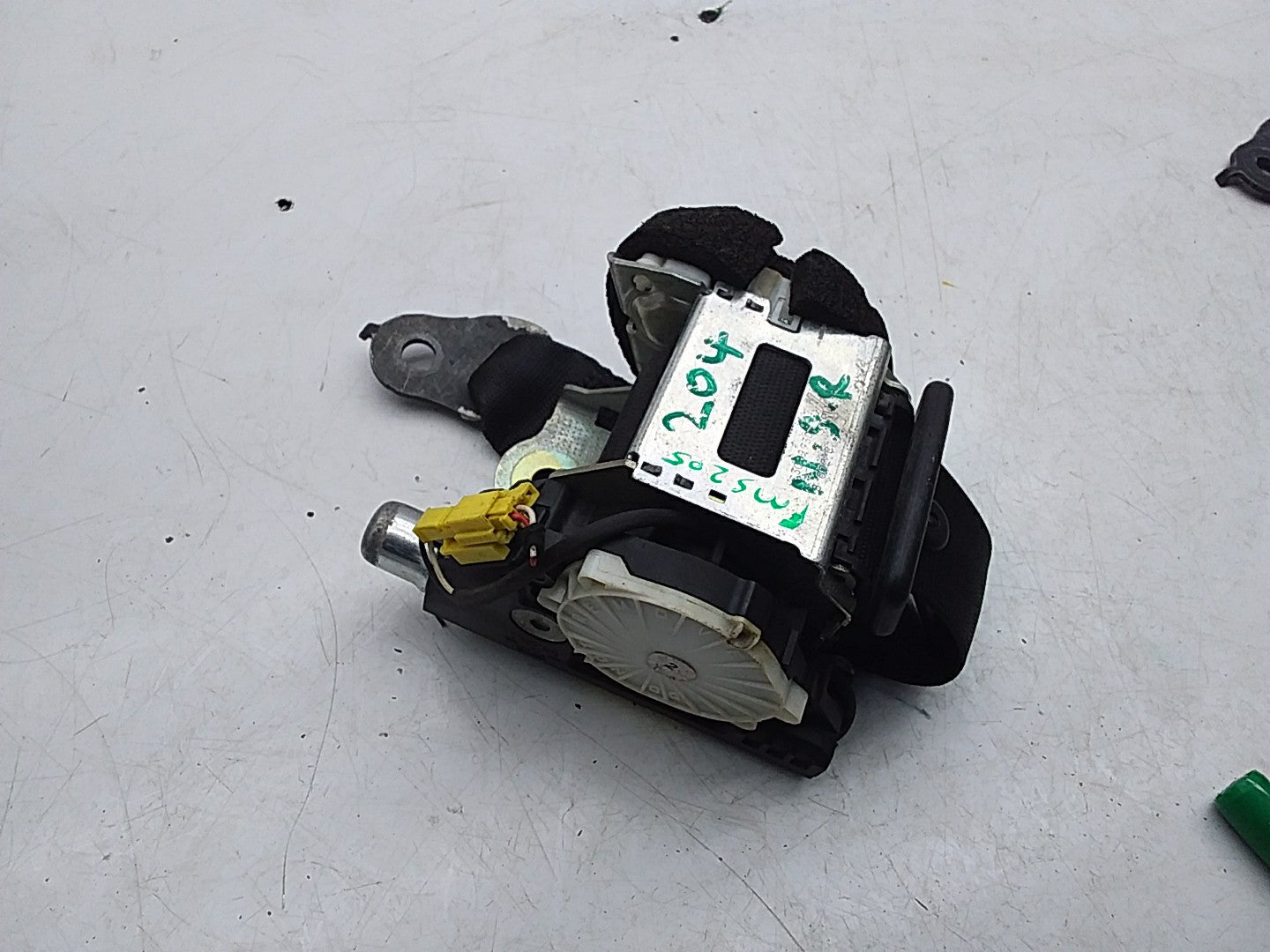 MERCEDES C-CLASS W204 SEAT BELT REAR  LEFT PASSENGER SIDE A2048600385 FMS205 NSR