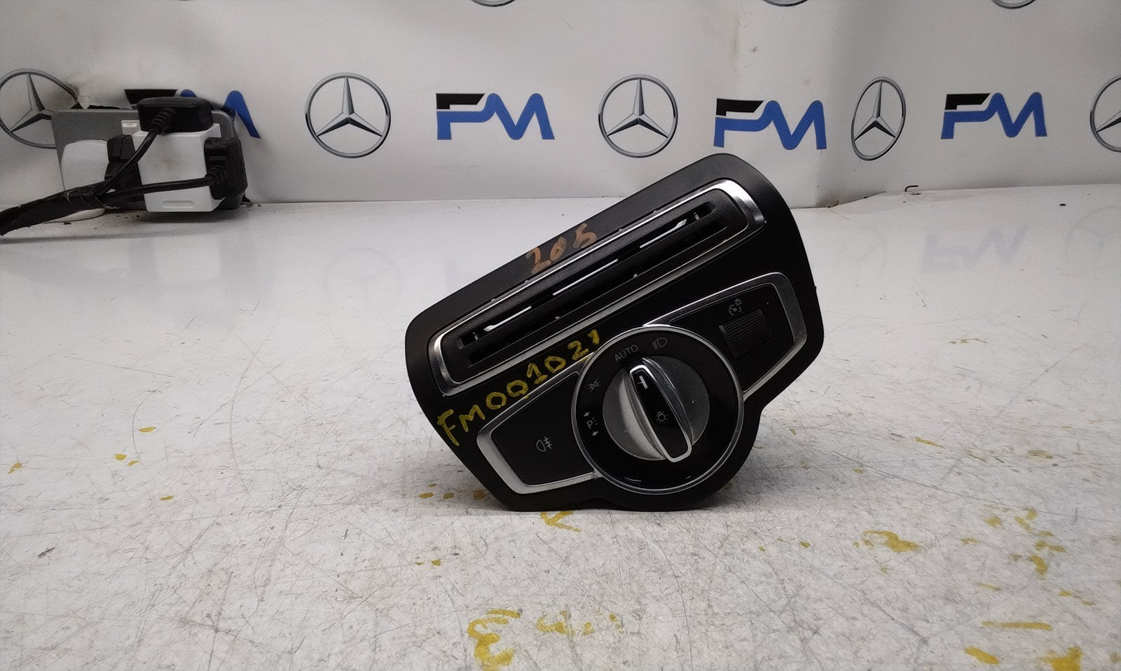 MERCEDES C-CLASS W205 HEADLIGHT CONTROL SWITCH 2014-2020 A2059057007 FM001021