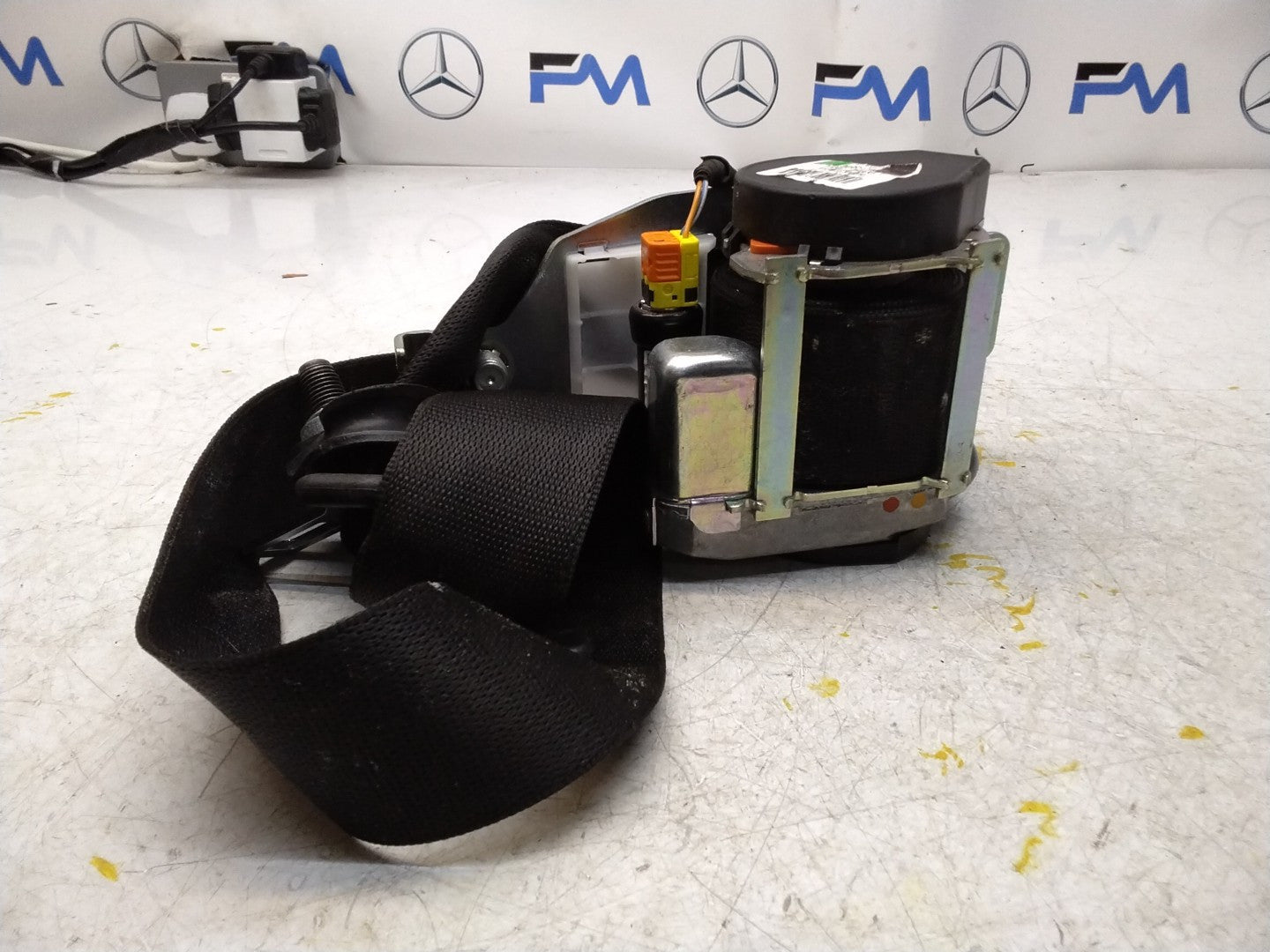 MERCEDES GLE W166 SEAT BELT REAR RIGHT DRIVER SIDE A1668603285 FMS369 OSR