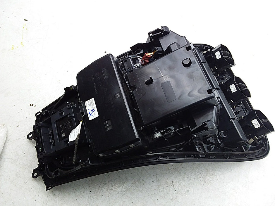 2014 ONWARDS MERCEDES C-CLASS W205 CENTRE  CONSOLE  A2056805107 FMK13 (DAMAGED)