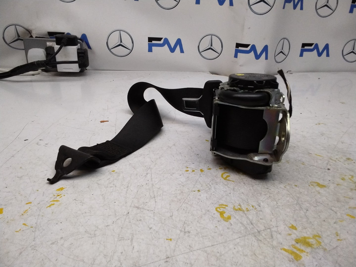 MERCEDES GLE W292 NEAR SIDE REAR SEAT BELT OEM A2928600185 FMS394 NSR