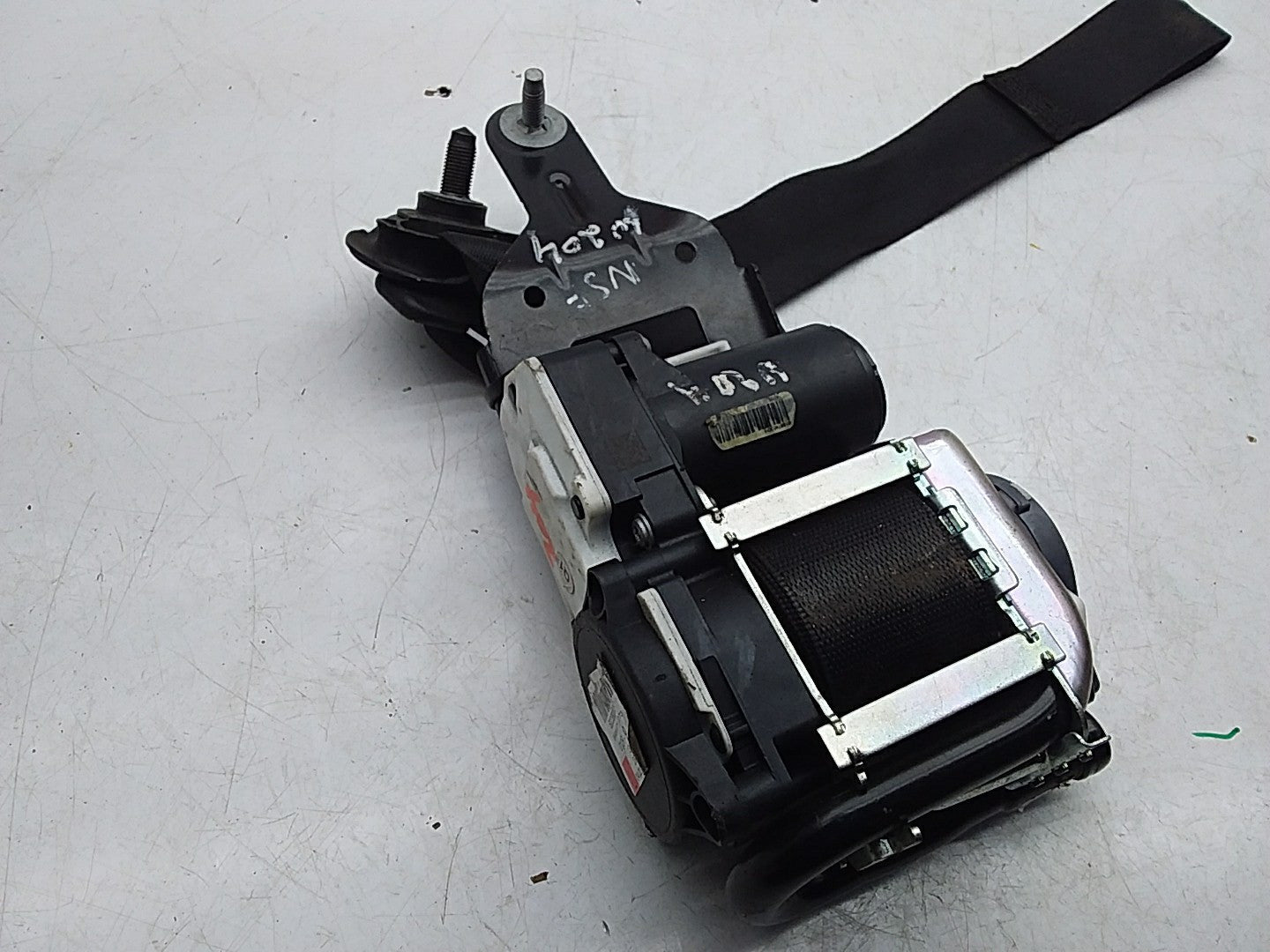 MERCEDES C-CLASS W204 SEAT BELT FRONT LEFT PASSENGER SIDE A2048601985 FMS213 NSF