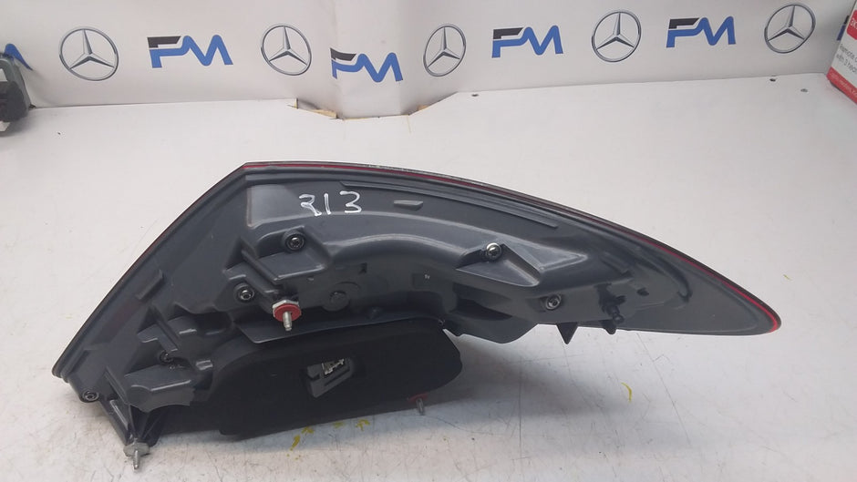 MERCEDES E-CLASS W213 PASSENGER SIDE NS REAR TAIL LIGHT 2016 FMT102