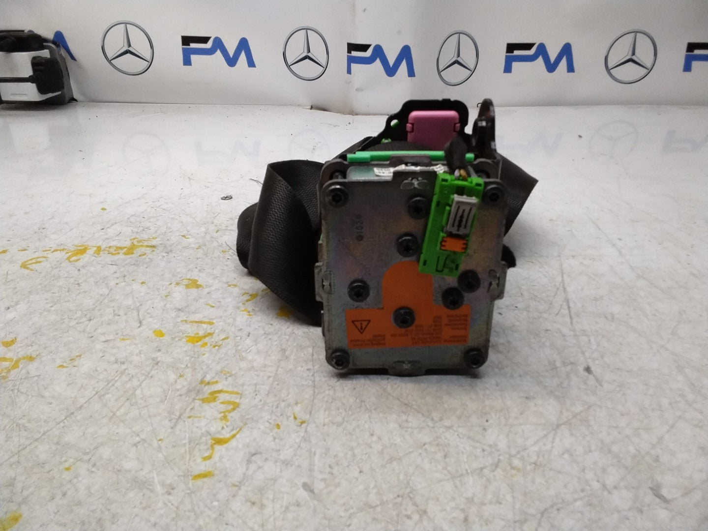 MERCEDES CLC SEAT BELT RIGHT FRONT A2038601986 CL203 FMS358 OSF