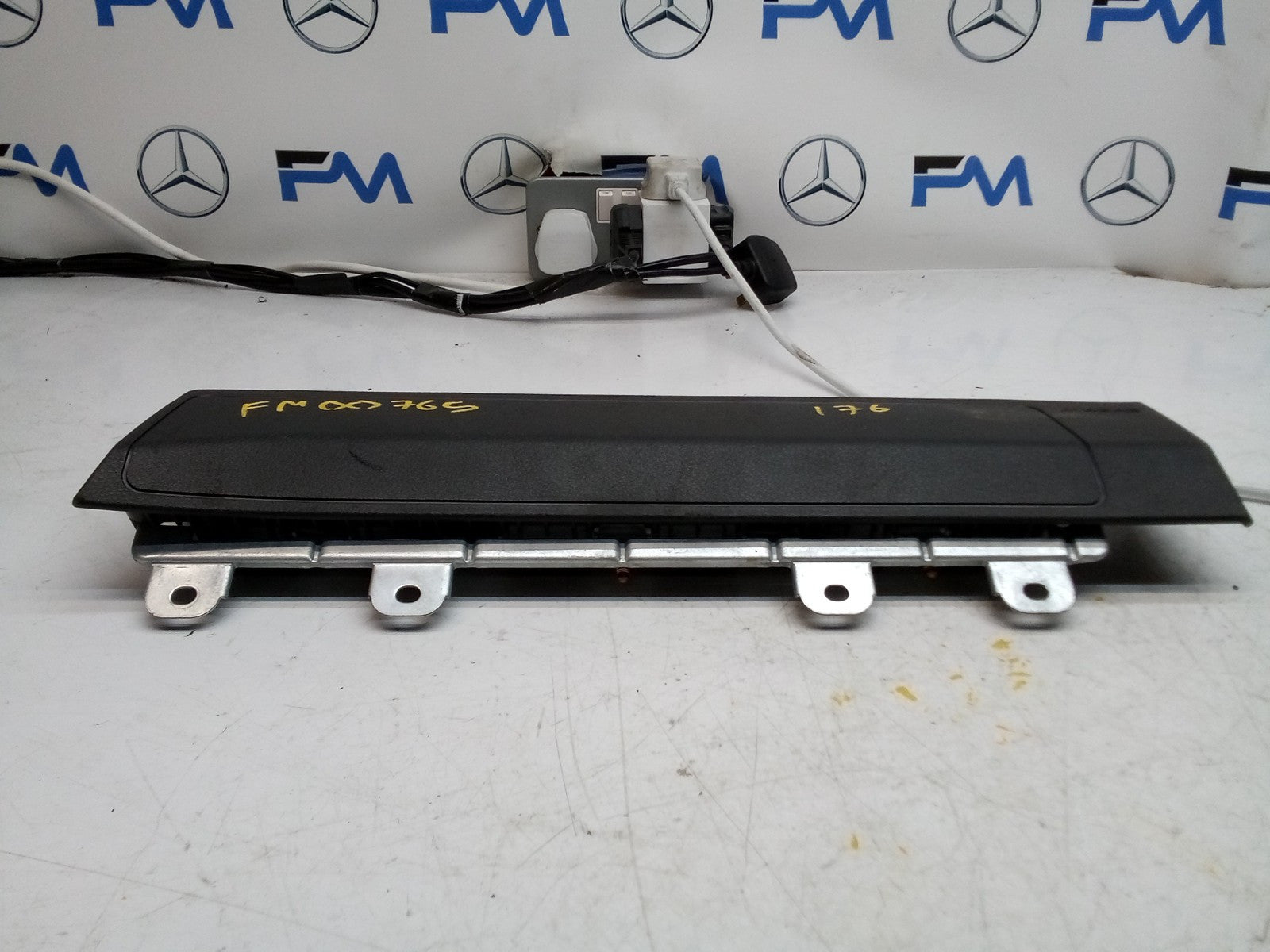 MERCEDES BENZ A-CLASS W176 O/S/F DRIVER SIDE KNEE AIRBAG FM00765
